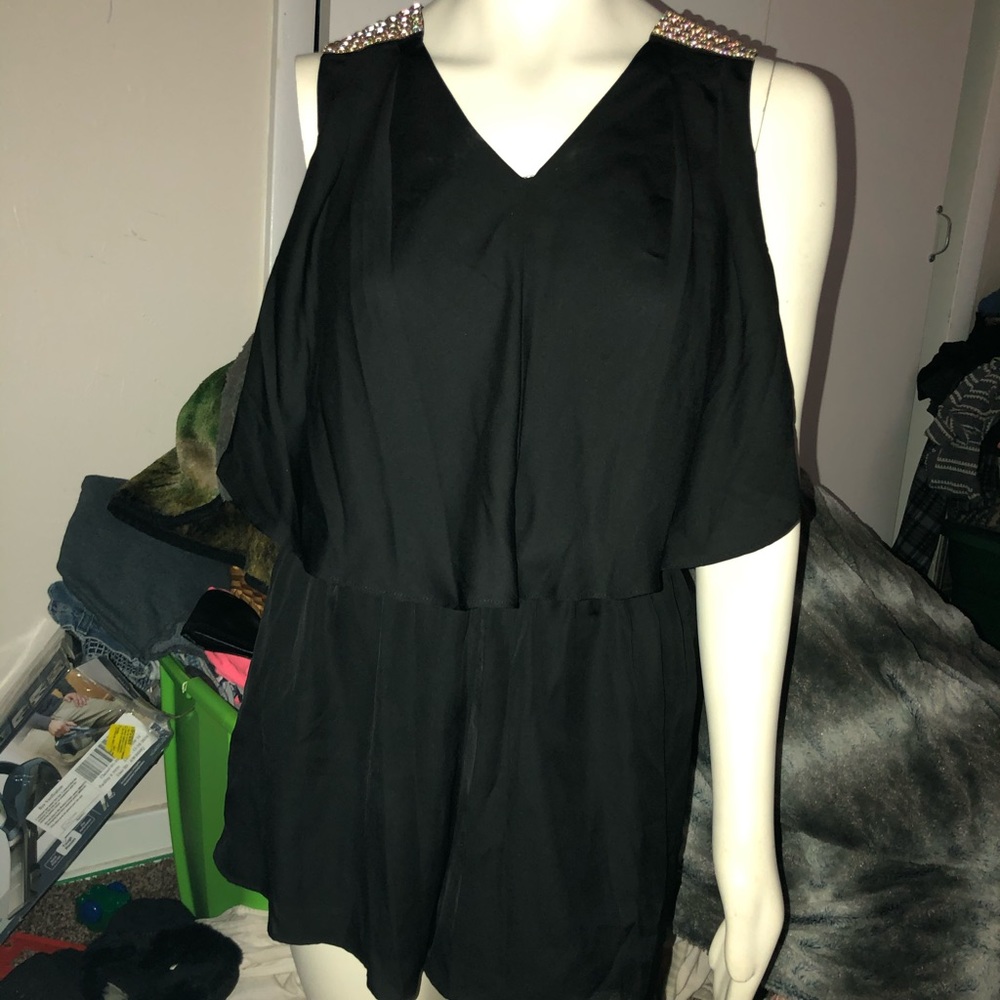 GORGEOUS 🥰 SEXY BLACK SHORTS ROMPER